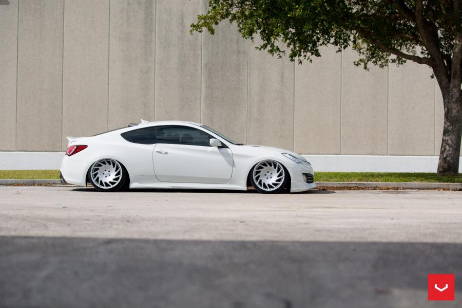  Hyundai Genesis on Vossen Wheels (VLE1) 2017 года  (фото 11 из 29)